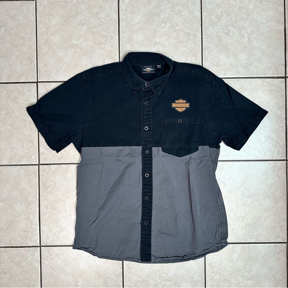 Men’s Large Harley Davidson Motorcycles Logo Button Down Short Sleeve Shirt